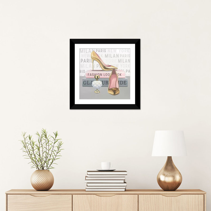 «Forever Fashion V», impression sur toile, H 24 po x l 24 po x P 1 po, Papier d'art encadré noir, Blanc