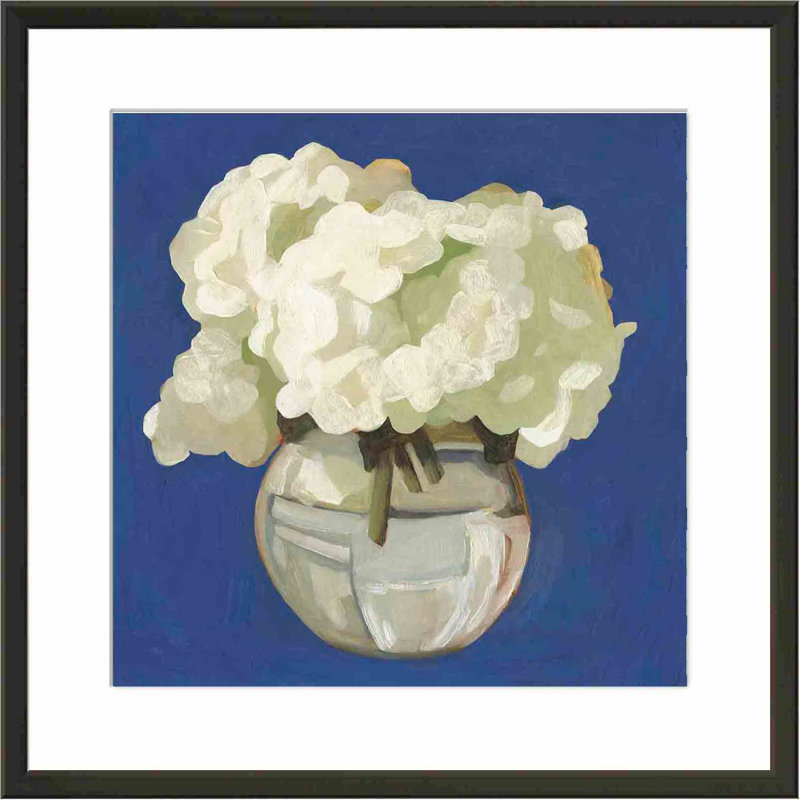 «White Hydrangeas I» par Emma Scarvey - peinture encadrée, Noir, H 24 po x l 36 po