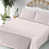 Rose / motif floral blanc est en rupture de stock sélectionné
