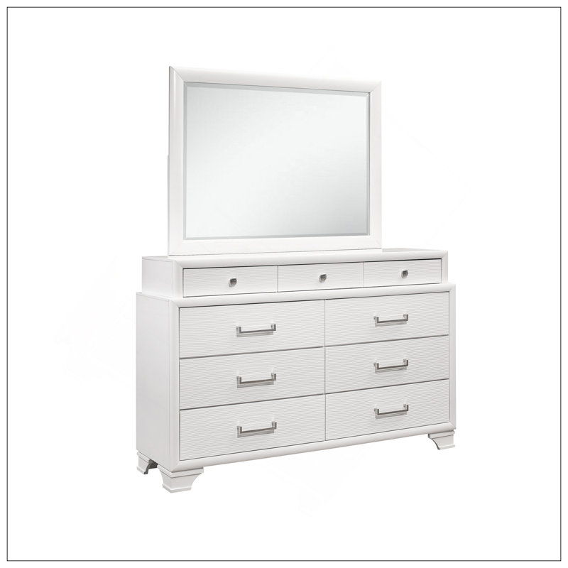 Miroir avec une finition élégante, parfait pour les commodes et les chambres à coucher, rehaussant le décor moderne et traditionnel.