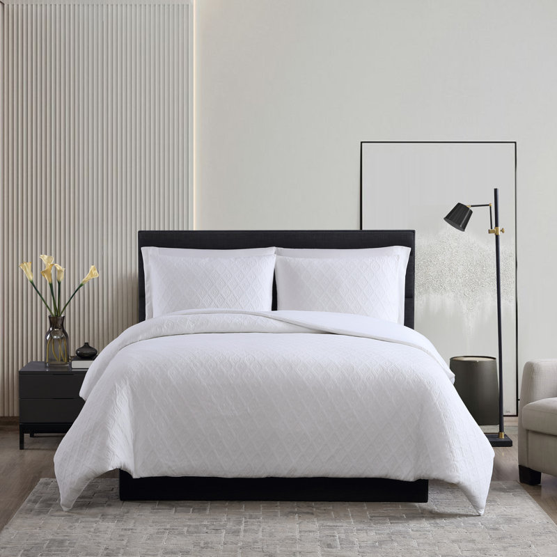 Ensemble d'édredon blanc matelassé Vera Wang, Édredon pour très grand lit + 2 taies décorativ