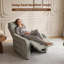 Fauteuil inclinable moderne en tissu avec accoudoirs rembourrés pour salon-802212018