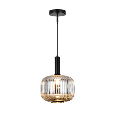 Suspension Acento Strata moderne en verre côtelé gris fumé, 1 lumière, hauteur réglable, compatible avec les plafonds inclinés, culot E26, idéale pour îlot de cuisine, salle à manger ou chambre.