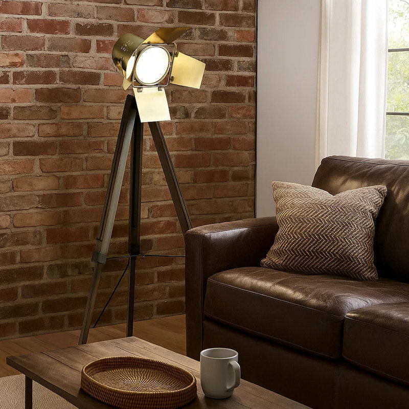 Lampe sur pied traditionnelle en laiton Orphia