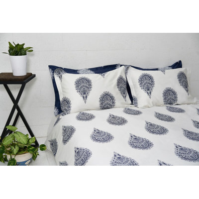 Sheilah Paisley Duvet Cover Set with Pillowcases