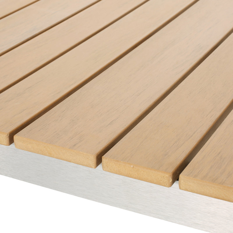 Table de salle à manger en faux bois à lattes en aluminium - Rehaussez votre expérience extérieure et ajoutez du charme à votre espace