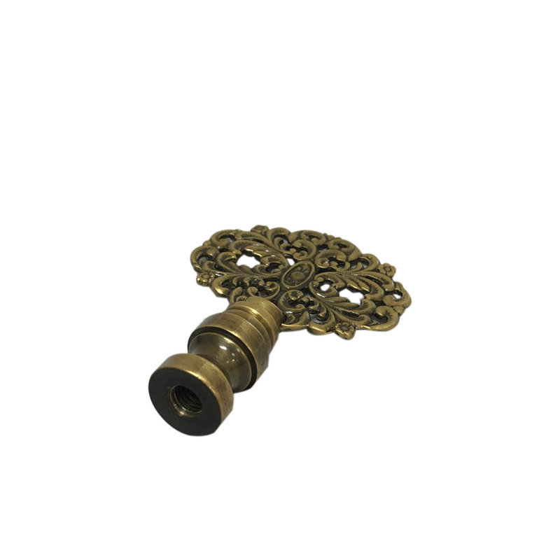 Fleuron floral en filigrane, Laiton antique