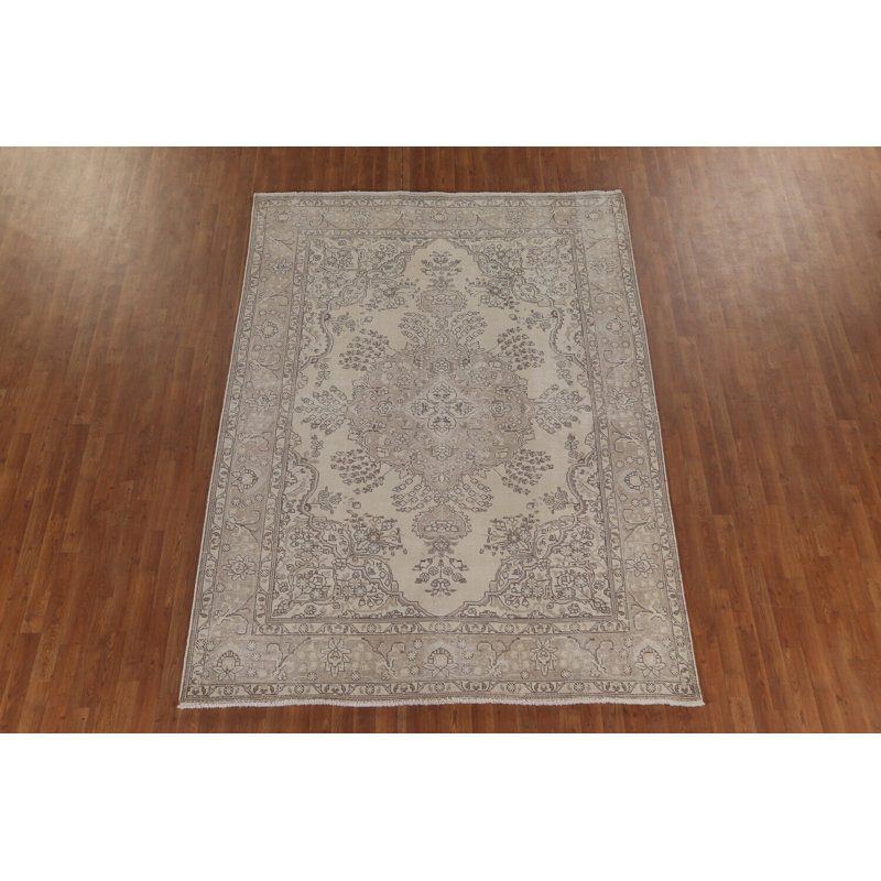 Distressed Traditional Area Rug 7x9