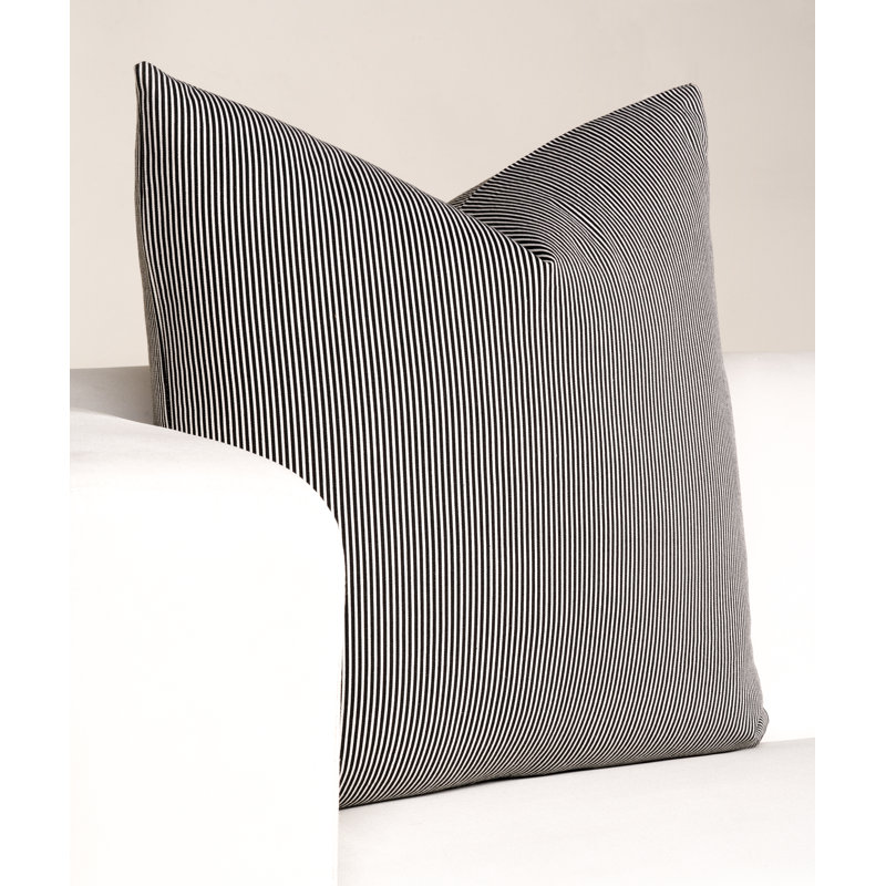 Coussins décoratifs à rayures Magnolia Home Fashions Oxford, H 18 po x l 18 po, Plumes, Rayures noires