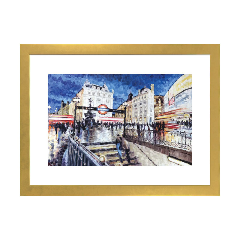 Piccadilly Circus I par Roger Disney - reproduction d'art, H 16 po x l 24 po x P 1 po, Papier encadré doré, Blanc