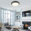 Proche des plafonniers-398971947