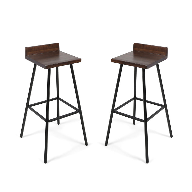 Élégants tabourets de bar en bois (deux) - pour les déversements, durables et attrayants (2) avec une finition élégante et résistante aux intempéries