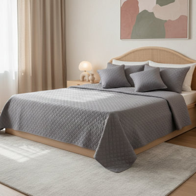 Modern & Contemporary Polyester Quilt