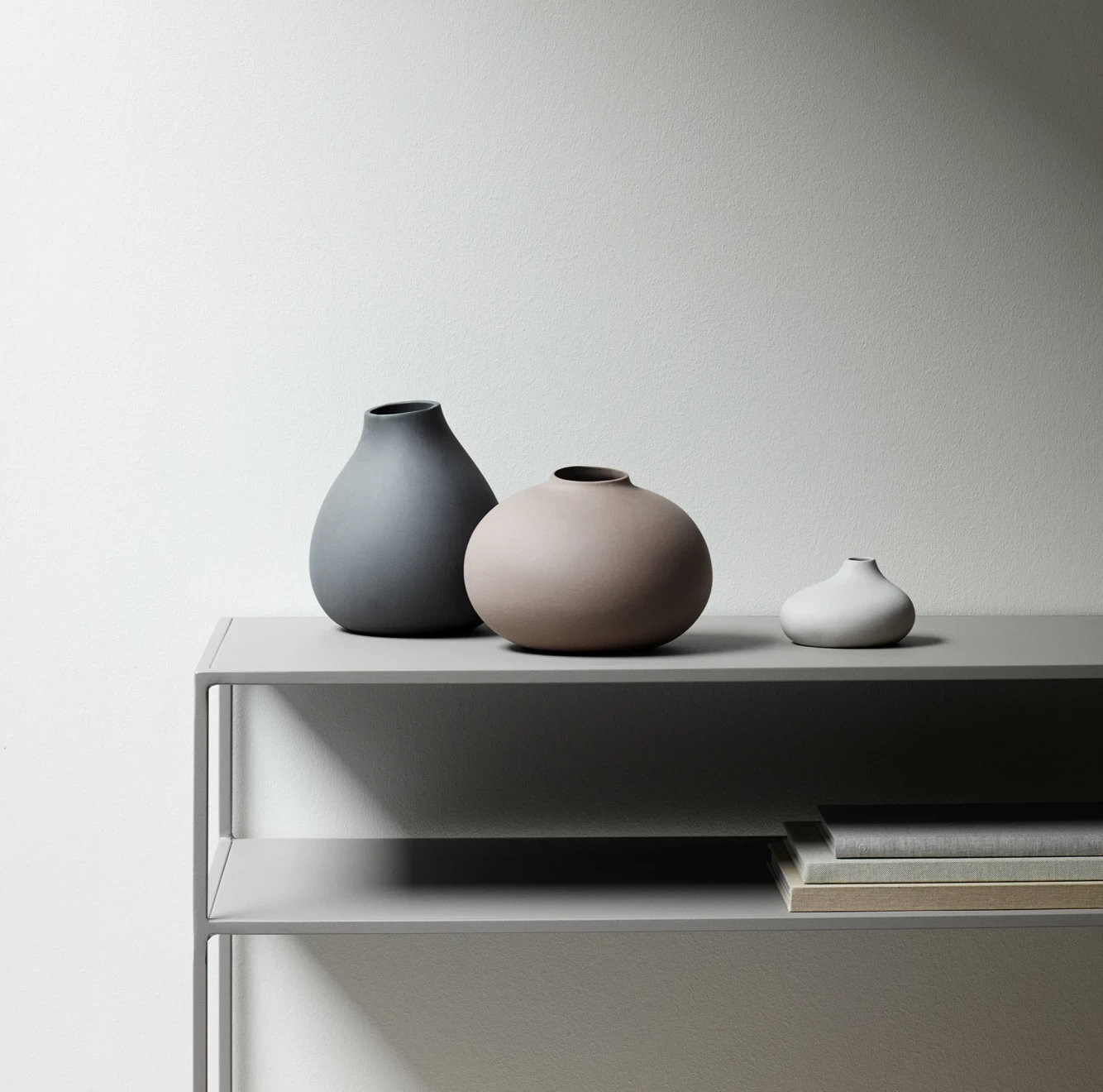 Nona Porcelain Table Vase, Bark/Microchip/Pewter