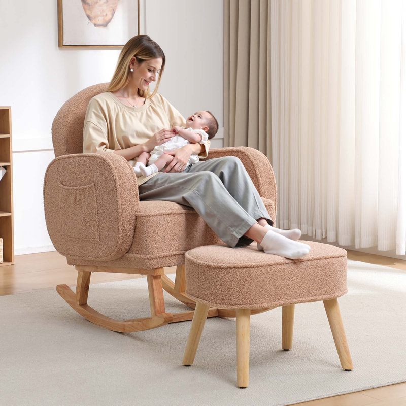 Chaise berçante rembourrée avec repose-pieds Teddy, Café