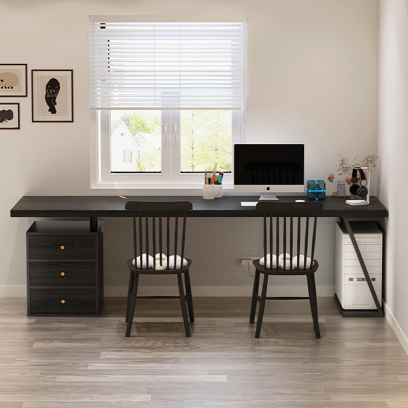 Bureaux rectangulaires noirs en bois massif, Orienté à gauche (vu de face), H 29,53 po x l 62,99 po x P 27,56 po