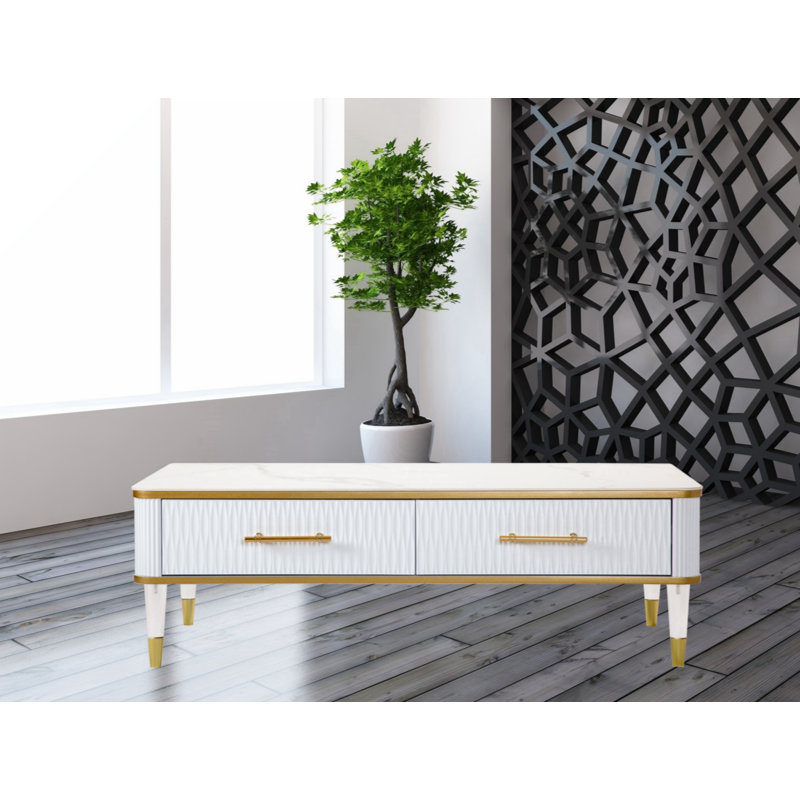 Table basse à 4 pieds avec rangement