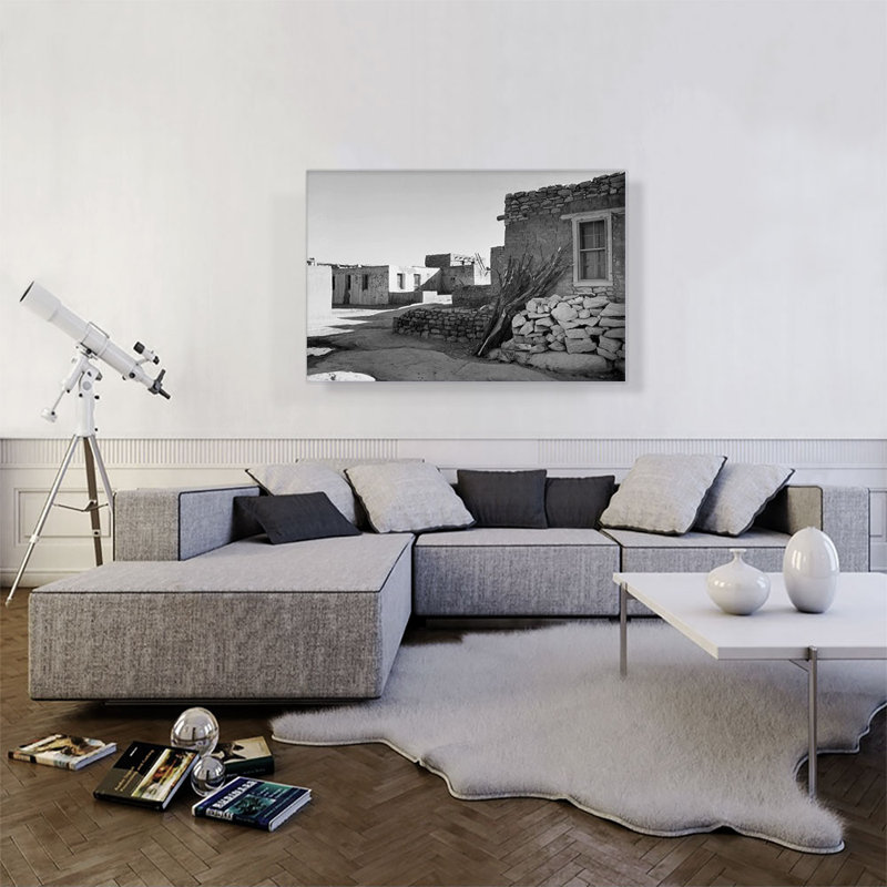 «House in Acoma Pueblo New Mexico» par Ansel Adams - reproduction de photo sur toile tendue, H 26 po x l 40 po x 1,5 po