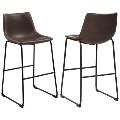2 tabourets de bar bruns et noirs - sièges confortables pour les événements sociaux. Revêtu de brun bicolore. Dossier et repose-pieds. Design industriel élégant. Convient à divers espaces événementiels. H 39,5 po x l 19,5 po x P 18 po