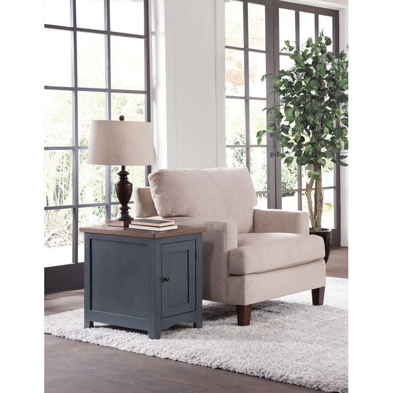 Table de bout Wrett avec rangement et prises intégrées, Brun, Gris