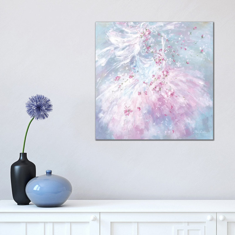 « Rosebuds tutu I » par Debi coules-reproduction d’art, H 18 po x l 18 po x 1,5 po, Toile tendue, Pas de tapis