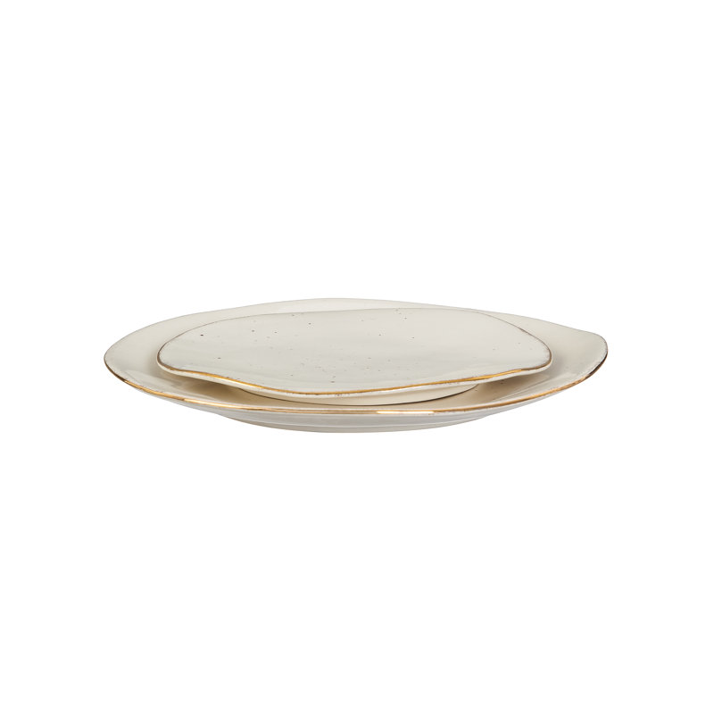 Santillanes Christmas Chic 10" Ceramic Dinner Plate