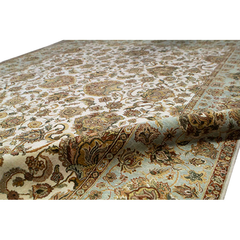 Oriental Area Rug in Cream/Light Blue