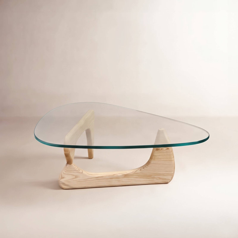 Table basse triangulaire en verre avec base en bois et plateau en verre transparent Mid-Century, Naturel