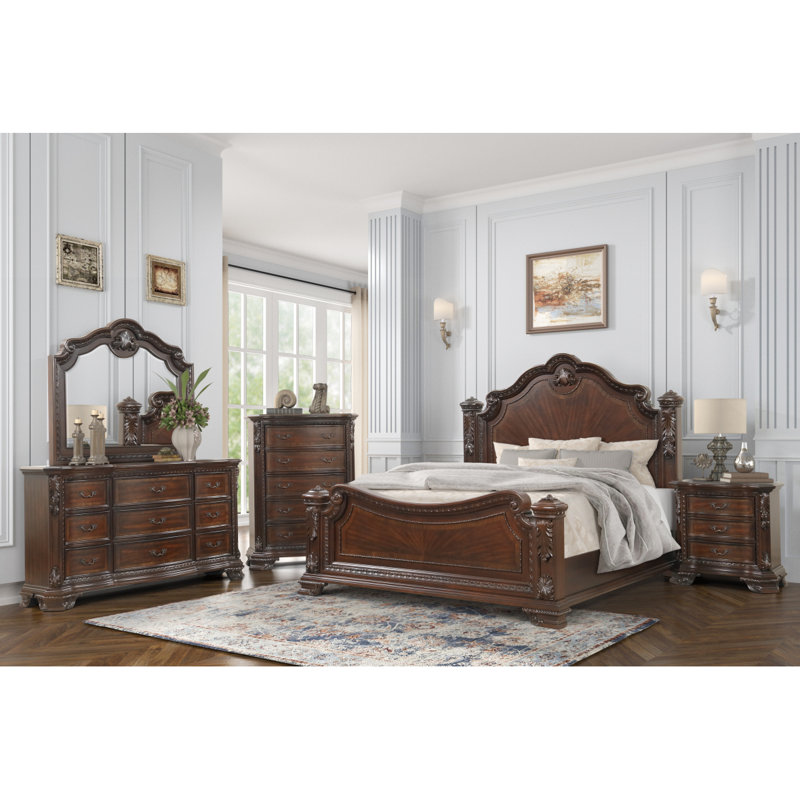 Miroir de style traditionnel avec cadre en bois en noyer