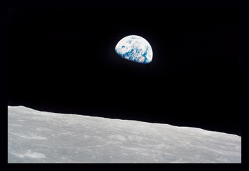« earth rise », reproduction de photo sur toile tendue