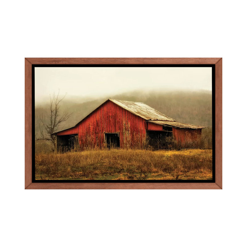 Skylight Barn in the Fog par Andy Amos - reproduction de photo, H 18 po x l 26 po x P 1,5 po