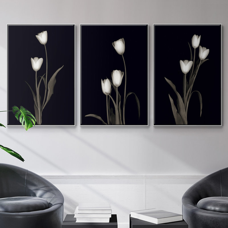 Tulipe Pose I, H 24 po x l 48 po x P 2 po, Blanc
