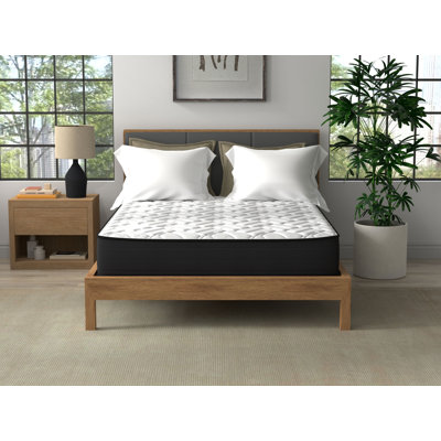Matelas hybride 10 po Wayfair Sleep - ferme - simple