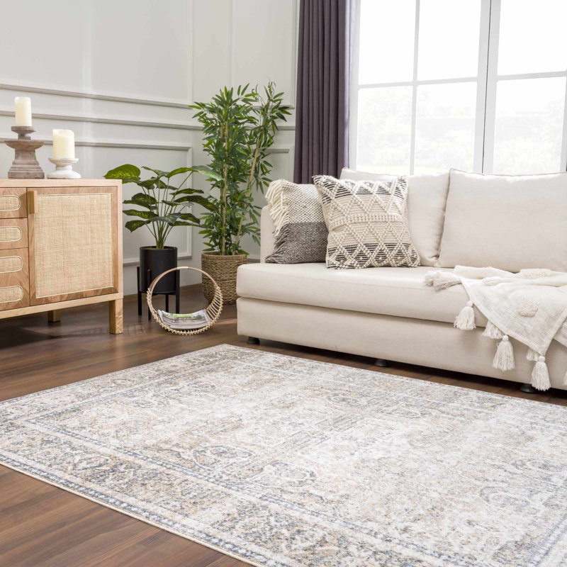 Tapis oriental en polyester tissé à la machine en beige, Rectangle 6 pi 7 po x 9 pi