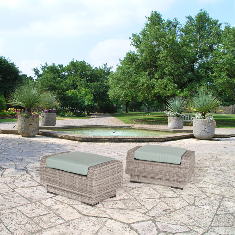 Repose-pieds Fionnula avec housses de coussin Sunbrella, Toile spa Sunbrella®