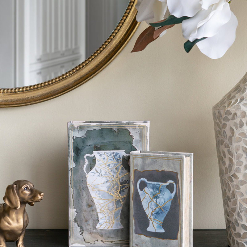 Ensemble de 2 boîtes à livres décoratives avec motifs de vases bleus et dorés, L: 7 x 3 x 10,5 po: 5 x 2 x 8,3 po