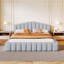 Lit de plancher en velours-722255364