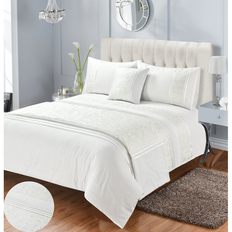 Macey Bed Runner, Cream