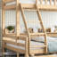 Lit simple superposé au dessus d'un lit double avec tiroirs de rangement, structure en bois massif, garde-corps courbé et tablettes, aucun sommier nécessaire, naturel-371575502