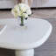 Table basse de salon crème avec 3 pieds, décor moderne, table basse avec pieds de construction, blanc, pour espace, décor en bois