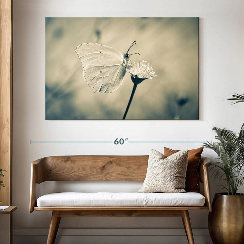 Corbeau papillon blanc et fleur, H 34 po x l 51 po