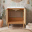 Meuble-lavabo autoportant avec lavabo et portes en rotin