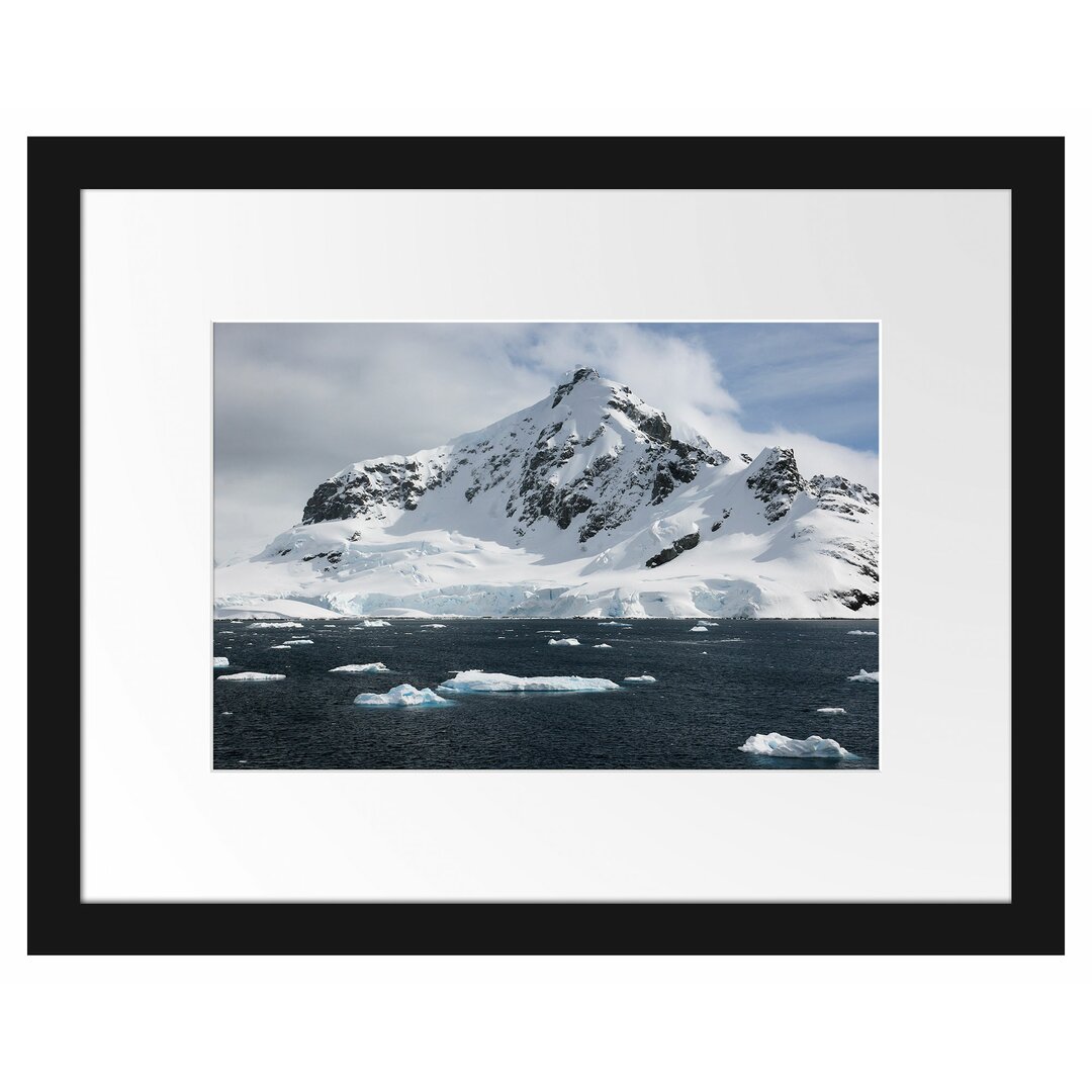 Gerahmtes Poster Schneebedeckte Bergspitze