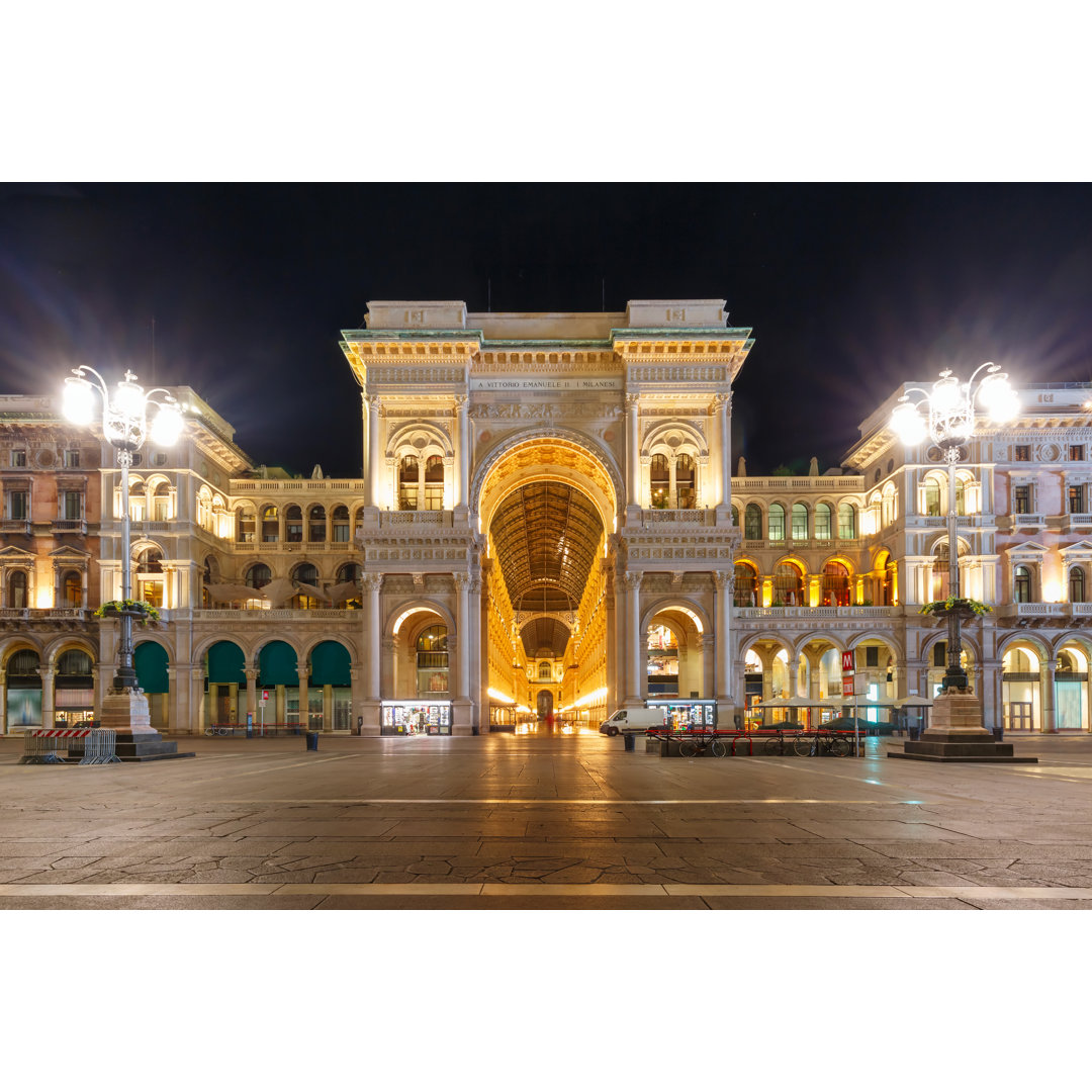 Galleria Vittorio Emanuele II In Milan, Italy