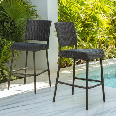 Ensemble de 2 tabourets de bar en osier d'extérieur avec repose-pieds incurvés, rotin PE durable