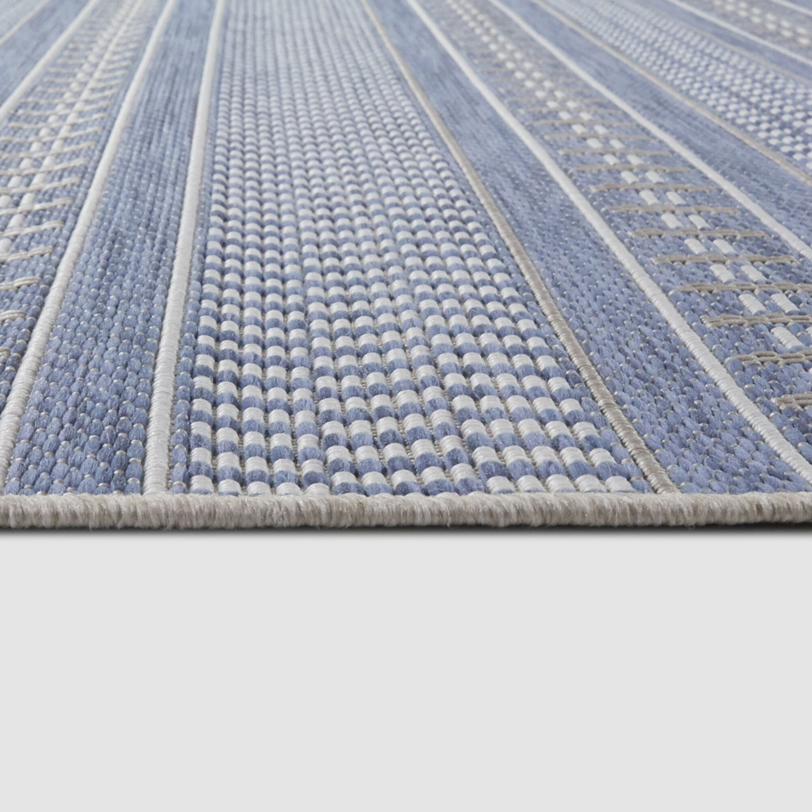 Sadie Transitional Patio Indoor/Outdoor Area Rug in Blue/White/Gray, Rectangle 7'10" x 10'