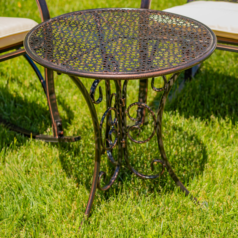 Ensemble trois pièces avec fauteuil à bascule et table de jardin en fer Tsugo