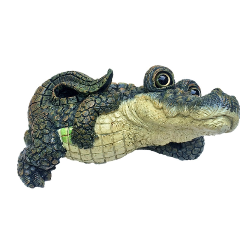Statue fantaisiste de jardin Gator l'alligator couché, H 9,5 po x l 21 po x P 11 po