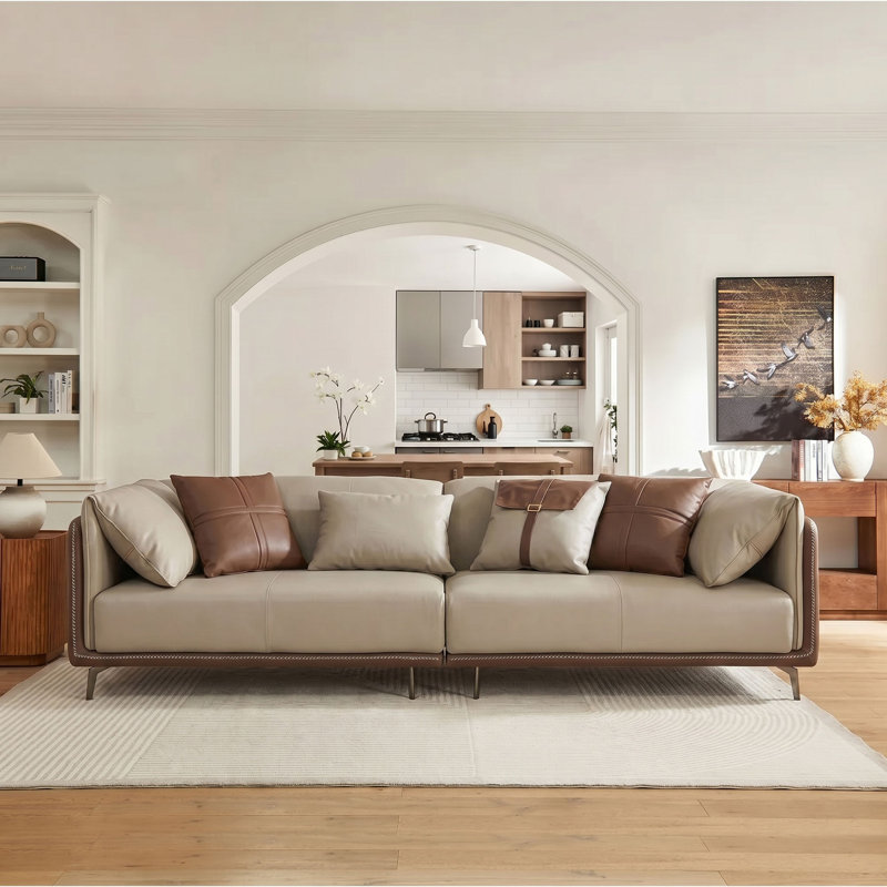 Canapé de 86,6 po de large à 3 places en similicuir avec coussin décoratif et pieds en métal, canapé de style Mid-Century moderne pour chambre à coucher, salle de séjour et chambre d'amis
