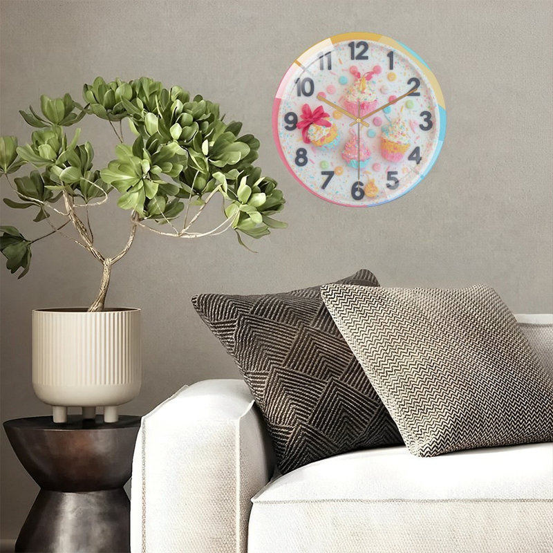 Horloge murale 12 po Cupcakes-On-Numbered